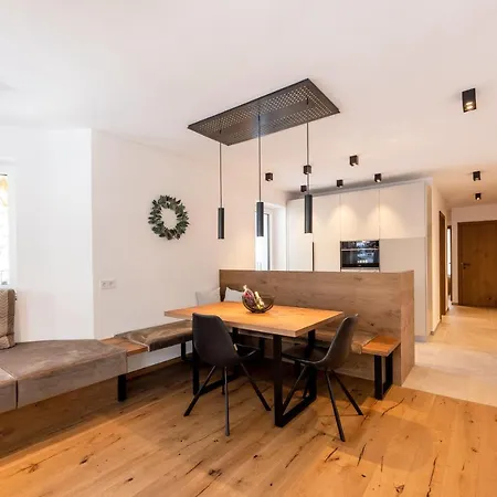 Maximilian Aparthotel