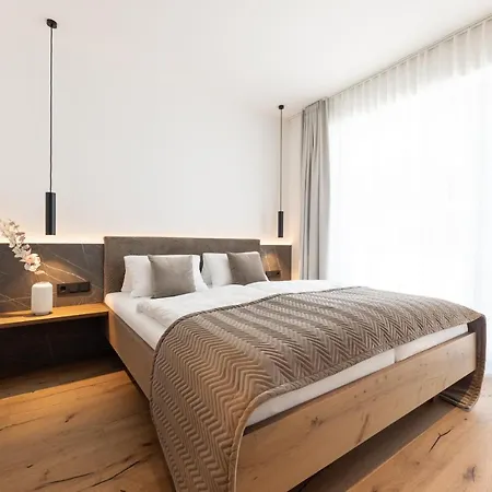 Maximilian Aparthotel